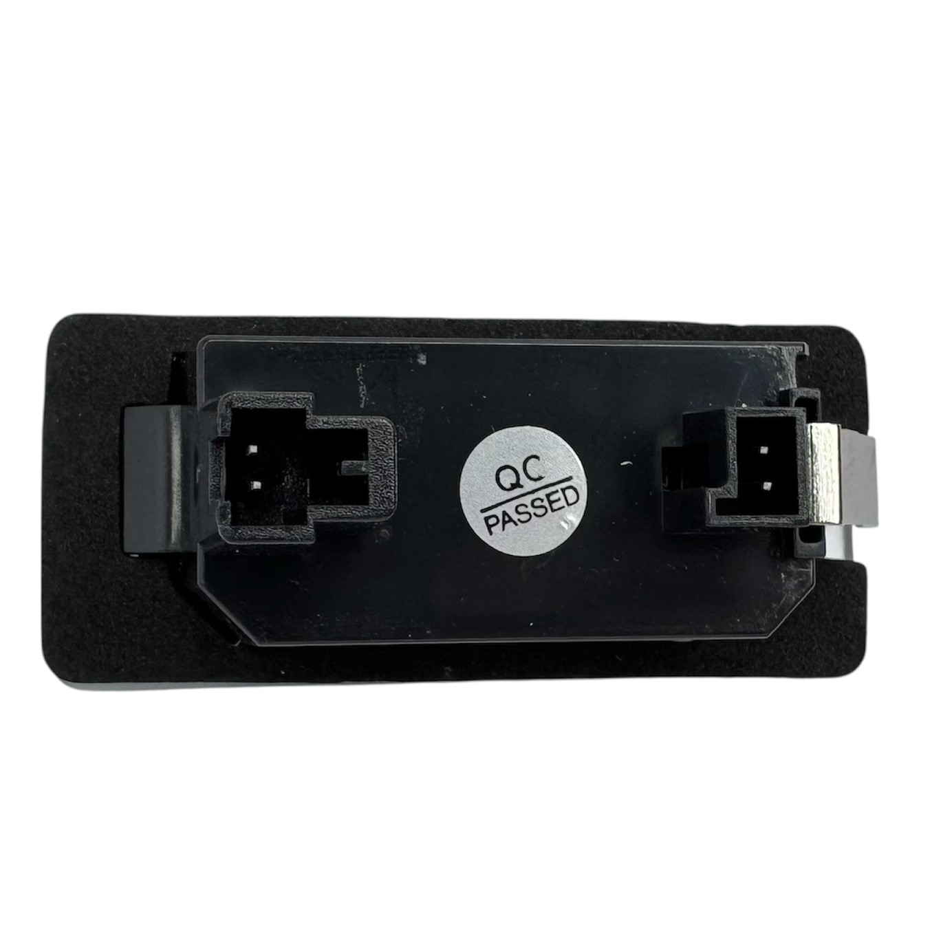 Плафон подсветки VW Golf Estate(MK6)(2010+) Golf Estate (MK7)(2013+), Audi A1 8X(2016+) A3/S3(2016+), Seat Alhambra(2011+) Ateca(2016+), Skoda Fabia III(2014+) Kodiaq(2016+) PZD-0110 — изображение 2